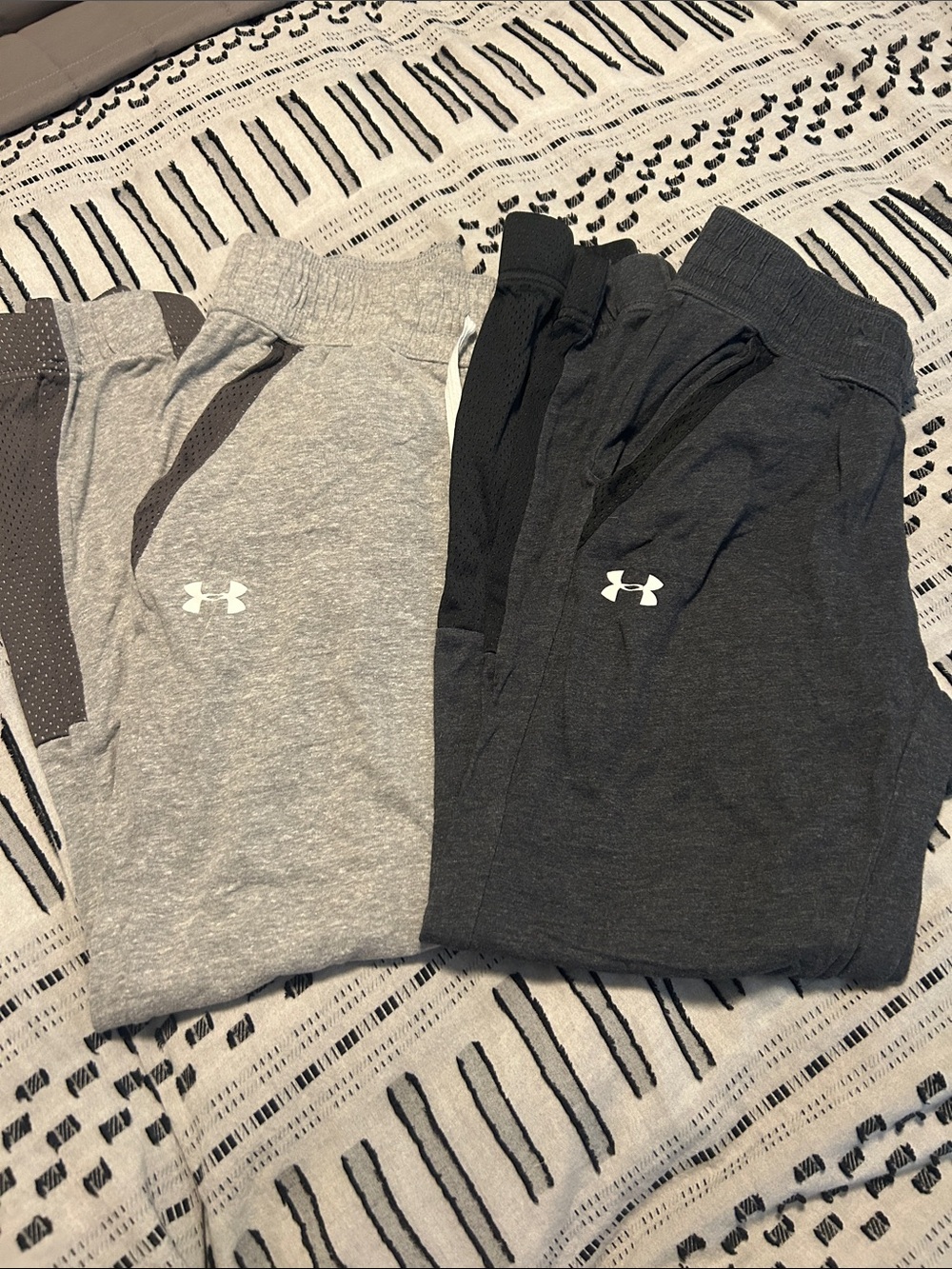 Under Armour Gray and Charcoal Jogger Pants Set